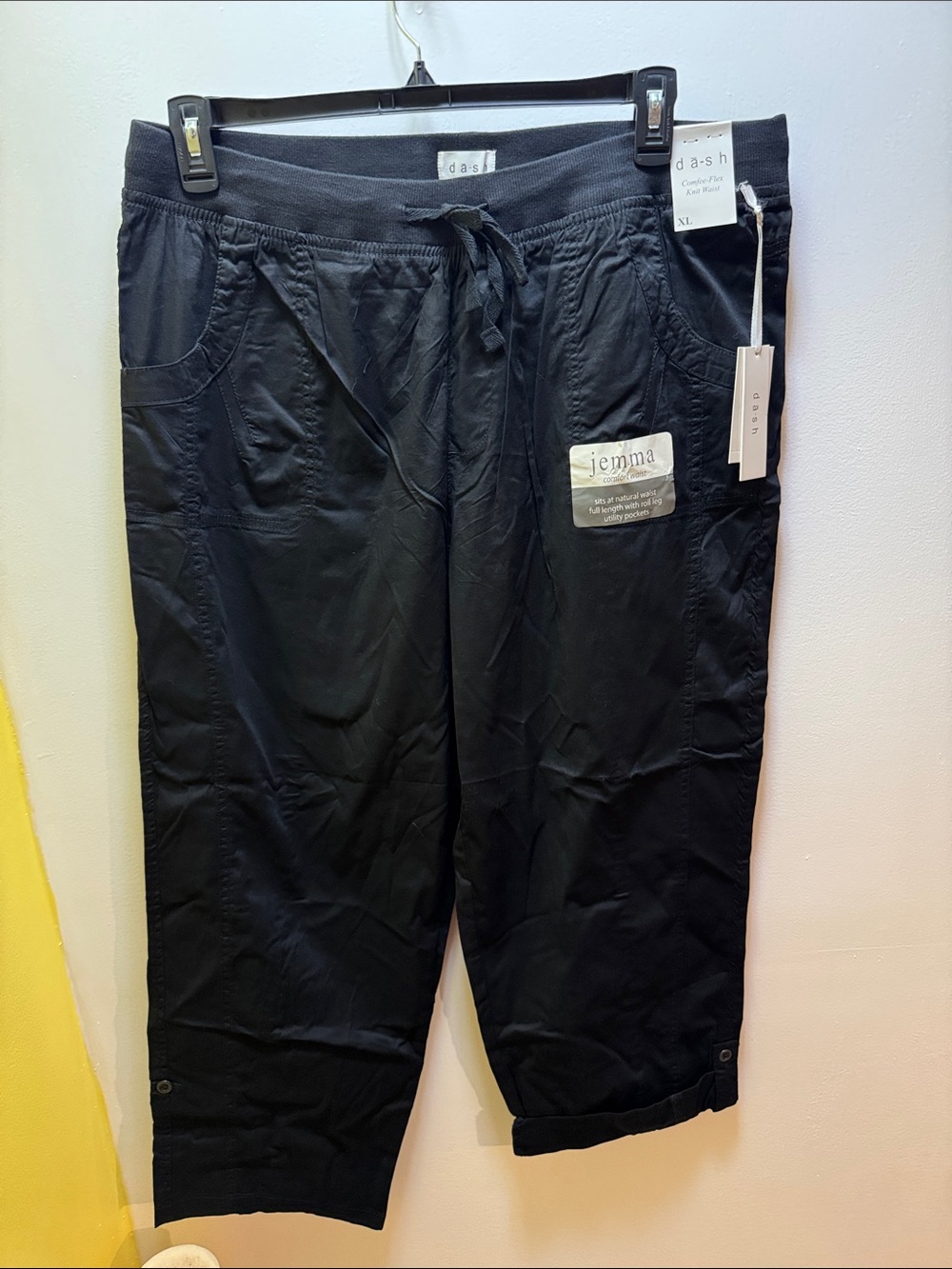 NWT d.a-s h black pants size XL.